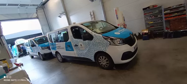 Pose de covering sur 2 utilitaires pour la région AURA sur Lyon , Feurs, A POSE IT !