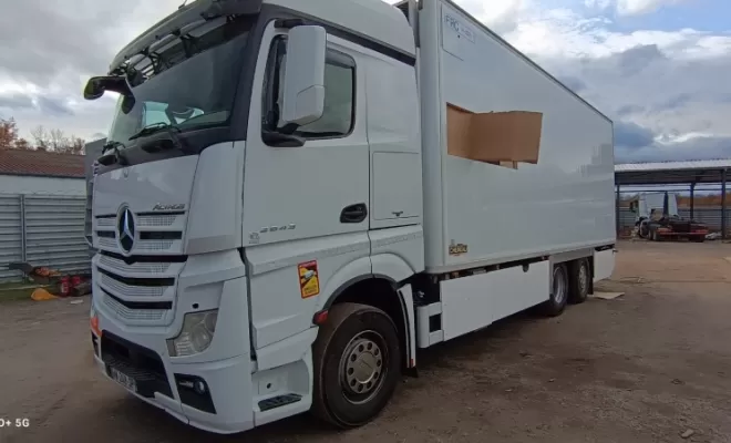 Prestataire pour covering d'un camion professionnel, Feurs, A POSE IT !