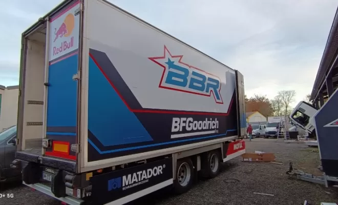 Prestataire pour covering d'un camion professionnel, Feurs, A POSE IT !