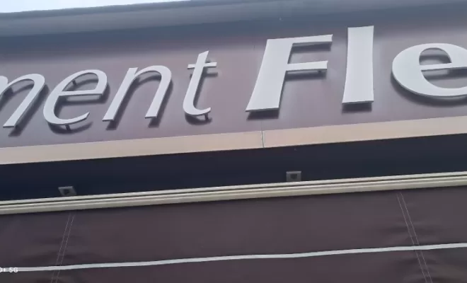 Pose de films adhésifs sur enseigne à Feurs , Feurs, A POSE IT !