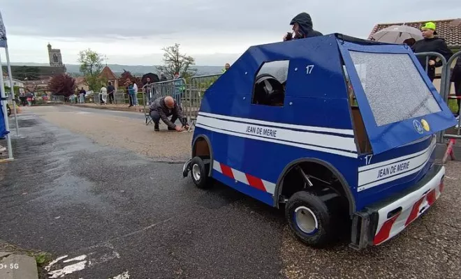 Marquage de véhicule, Feurs, A POSE IT !