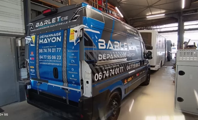 Total Covering sur Fiat DUCATO pour une carrosserie à Bonson, Feurs, A POSE IT !