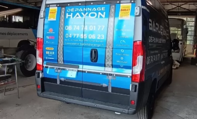 Total Covering sur Fiat DUCATO pour une carrosserie à Bonson, Feurs, A POSE IT !